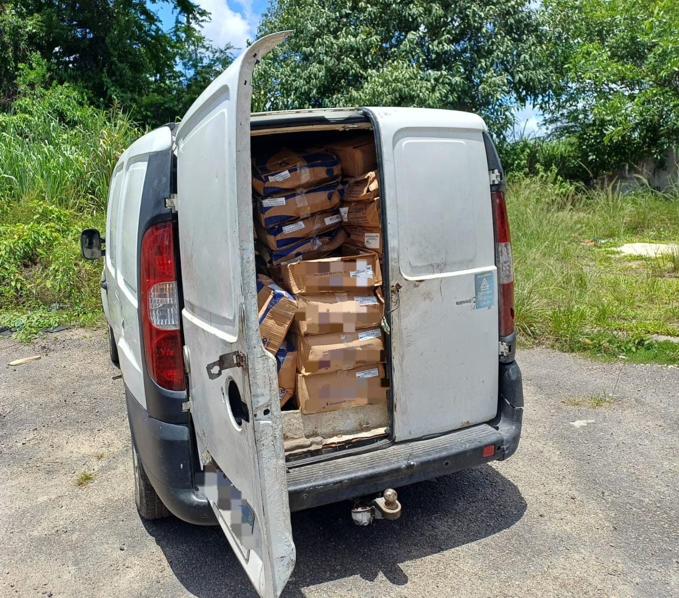 PRF apreende 630 kg de pescados transportados irregularmente no Recife