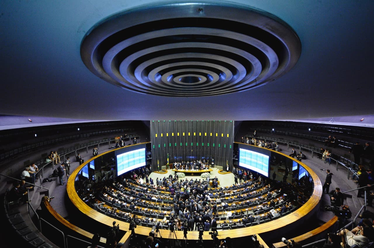 Brasil lidera ranking mundial de supersalários no serviço público