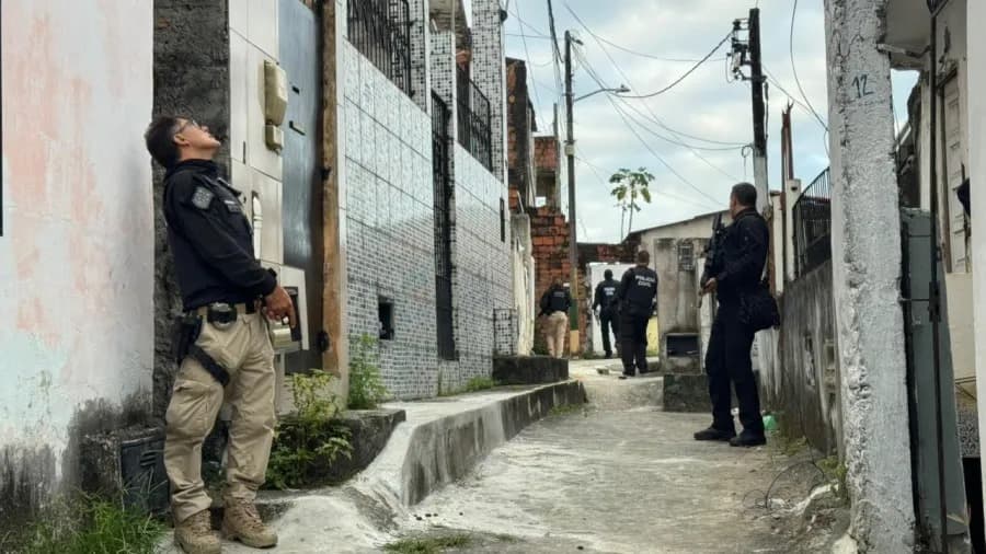 Operação Freedom prende 35 suspeitos do Comando Vermelho em Salvador e no Ceará