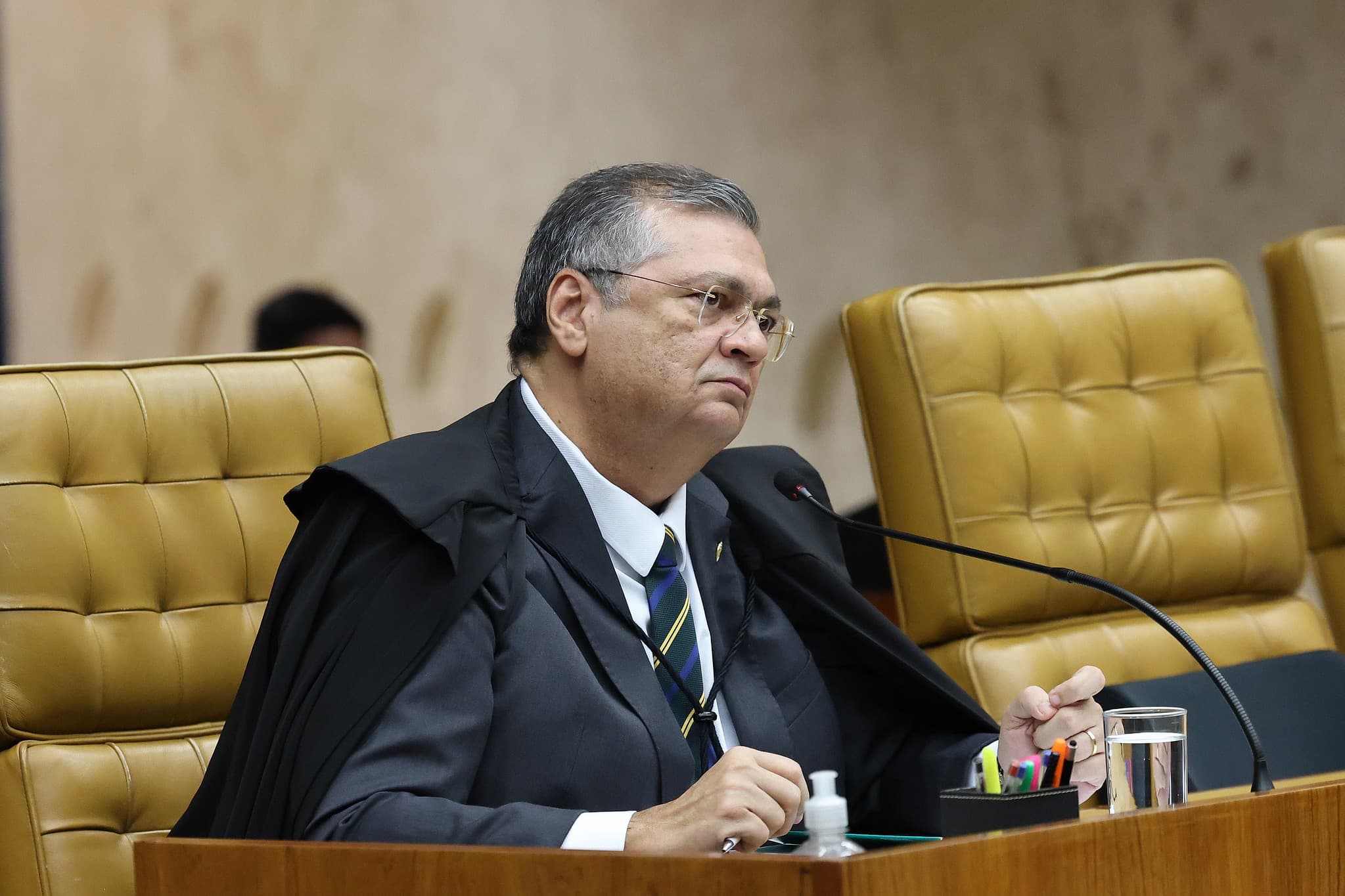 Ministro Flávio Dino relata ameaça de funcionária de companhia aérea em aeroporto