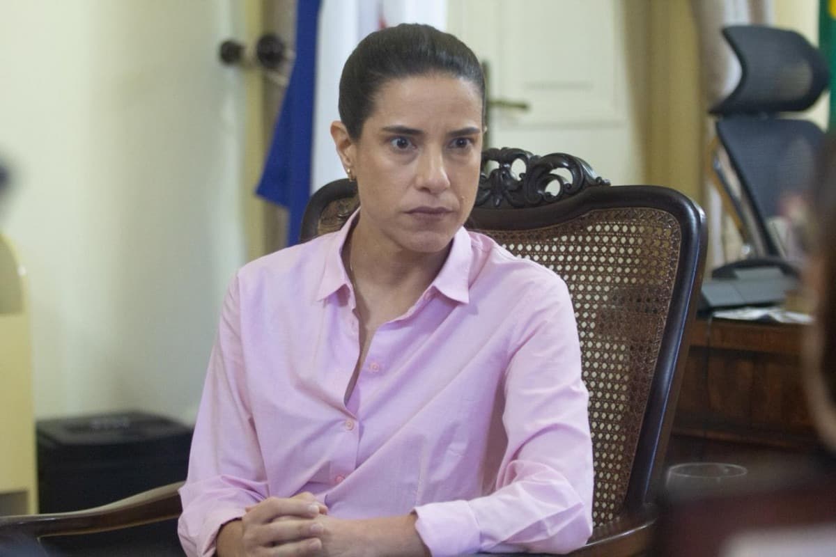 Raquel Lyra evita responder críticas de João Campos e destaca obras e investimentos do governo