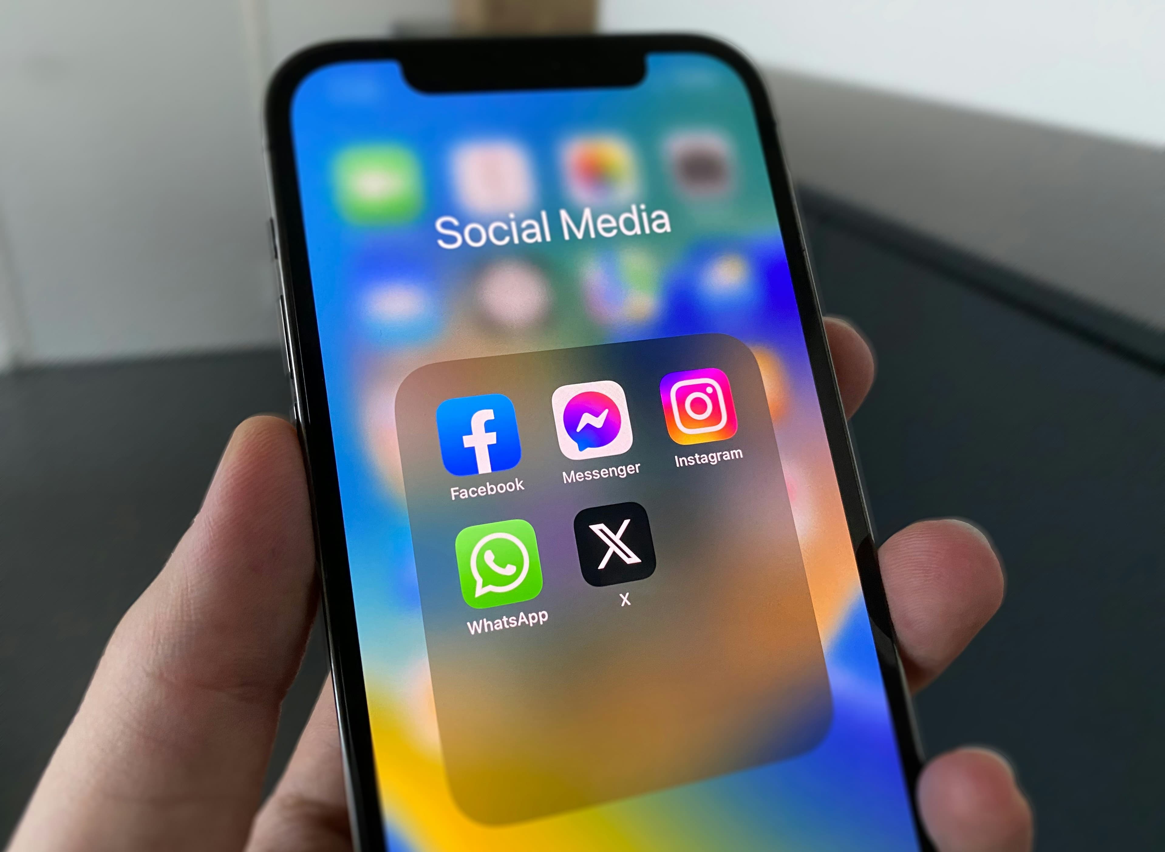 Brasil regulamenta comunicação obrigatória de crimes contra menores nas redes sociais