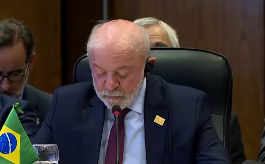Lula defende reeleição e integração regional durante cúpula do Mercosul
