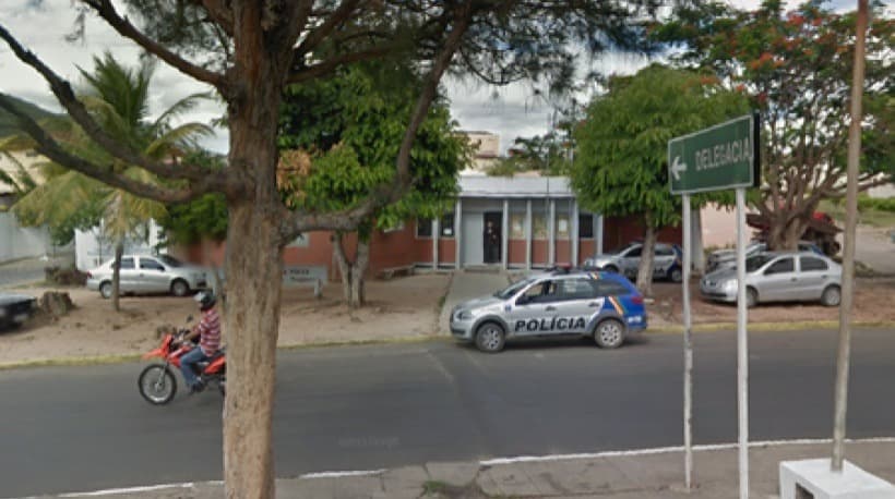 Homem e Adolescente São Detidos com Drogas, Arma e Dinheiro em Operação Policial em Pesqueira