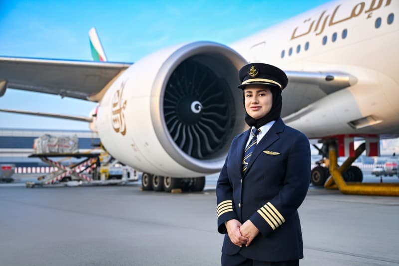Marco histórico na aviação: Emirates nomeia primeiras comandantes dos Emirados Árabes Unidos