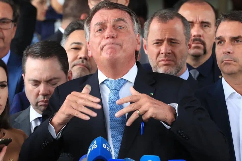 Bolsonaro diz que entrada dos invasores do 8/1 ao Palácio do Alvorada 'foi facilitada'