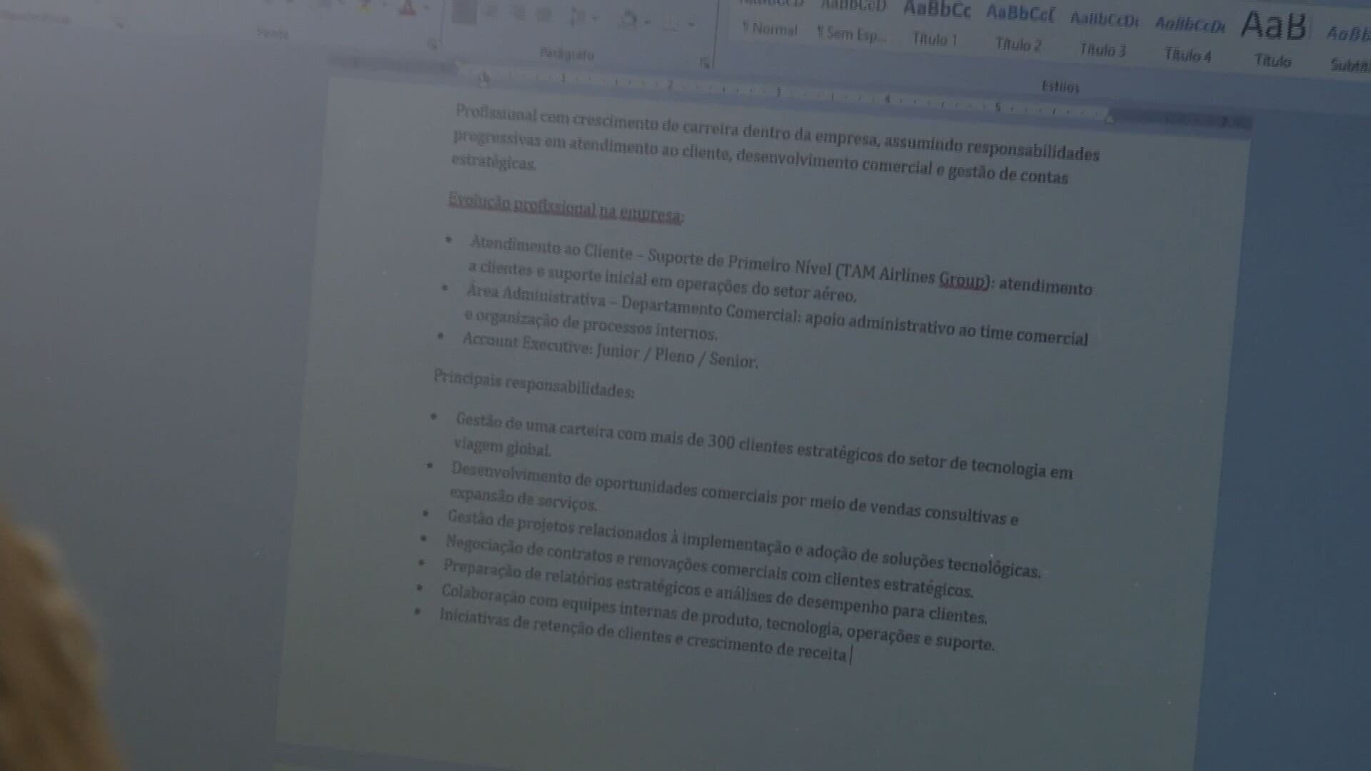 Inteligência Artificial revoluciona elaboração de currículos no Brasil