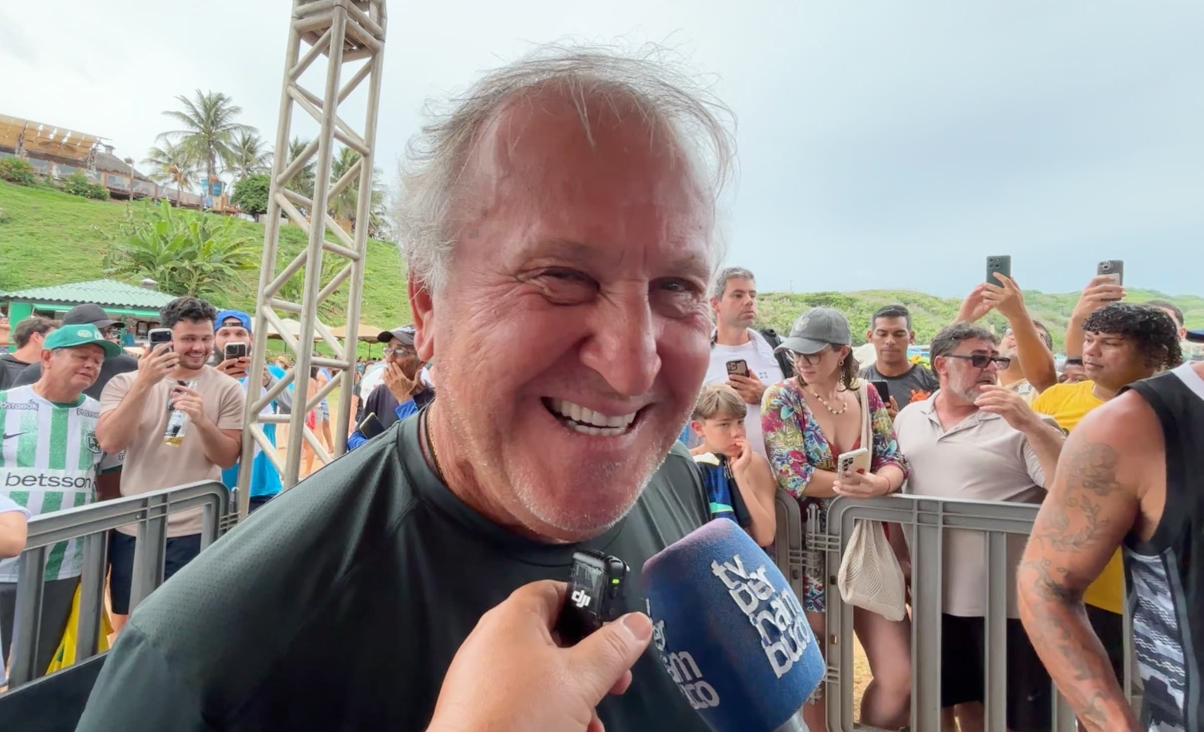 Ídolo Zico visita Fernando de Noronha pela primeira vez e analisa futuro da Seleção Brasileira