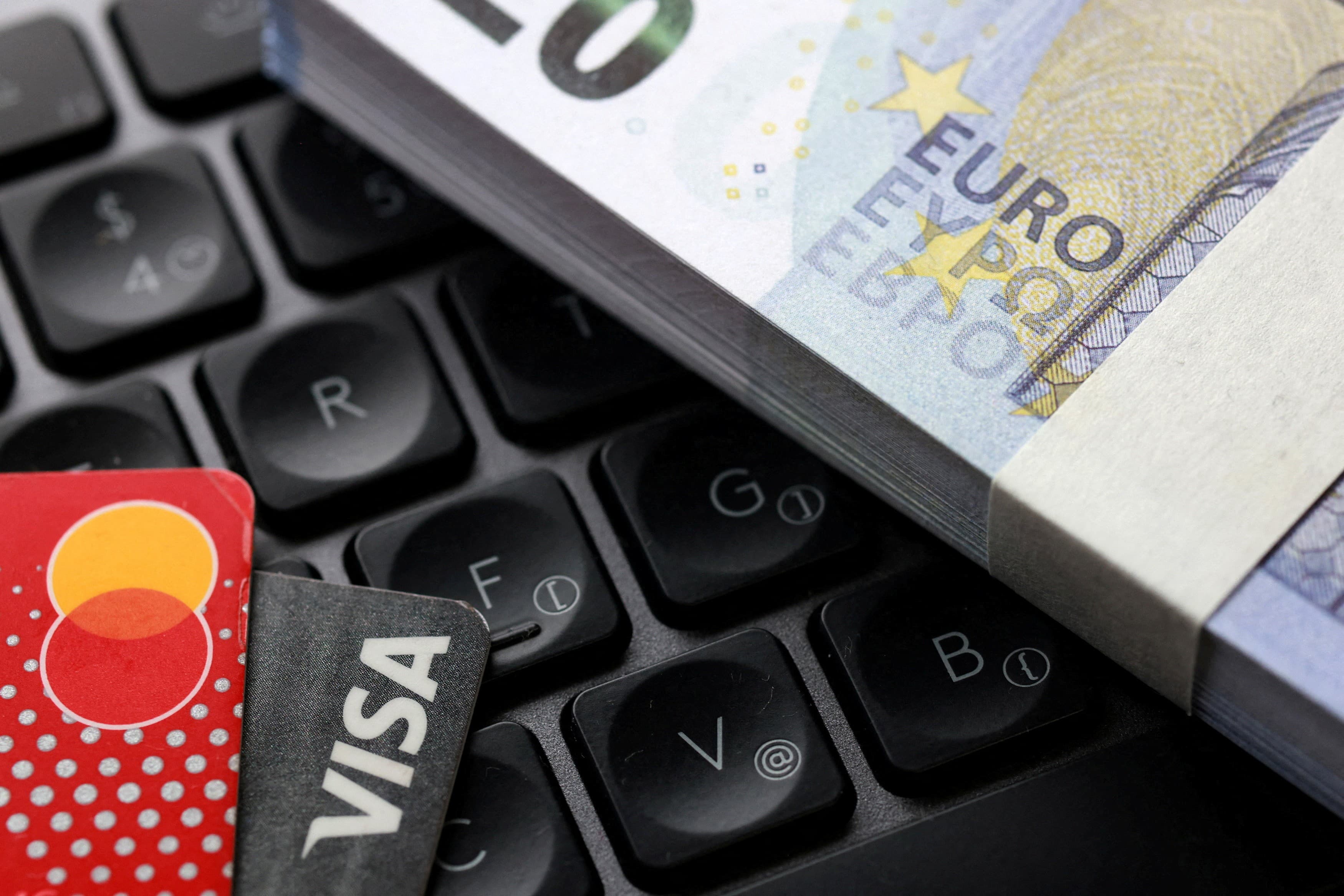 Banco Central Europeu avança no desenvolvimento do euro digital para reduzir dependência externa