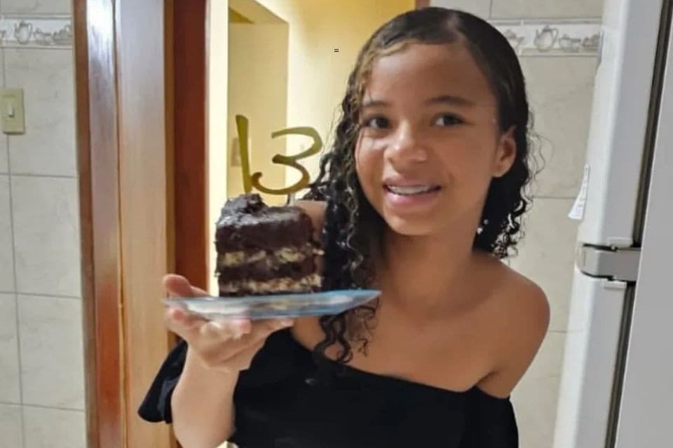 Menina de 13 anos é sequestrada por motorista em viagem com família