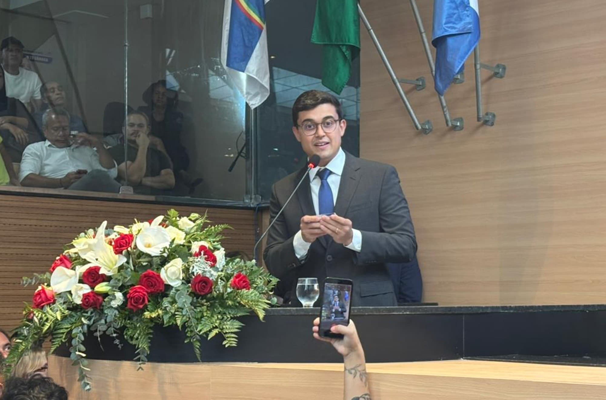 Victor Marques assume a Prefeitura do Recife após renúncia de João Campos