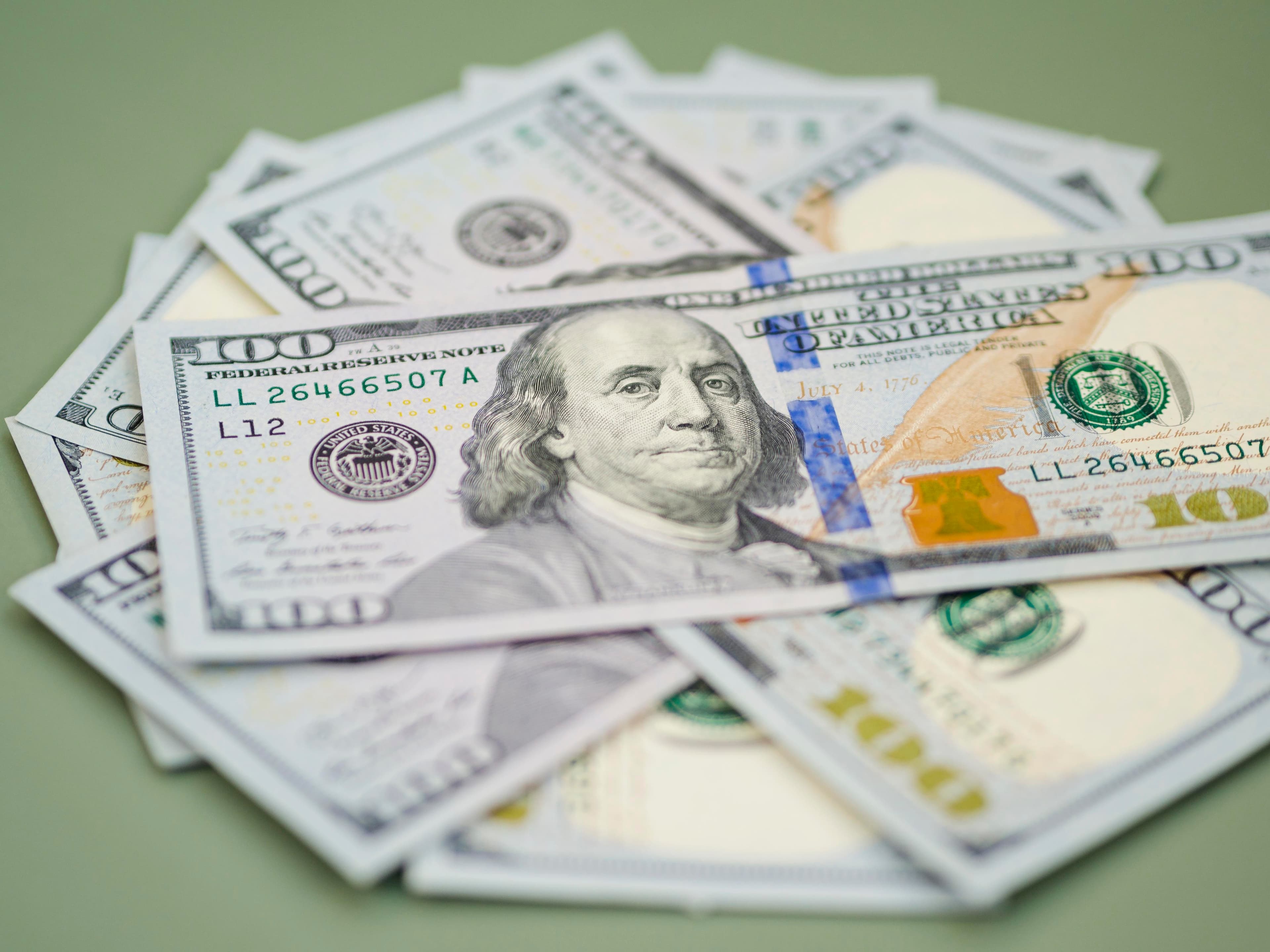 Mercado financeiro reage a tensões geopolíticas e nova proposta de tarifas dos EUA ao Brasil
