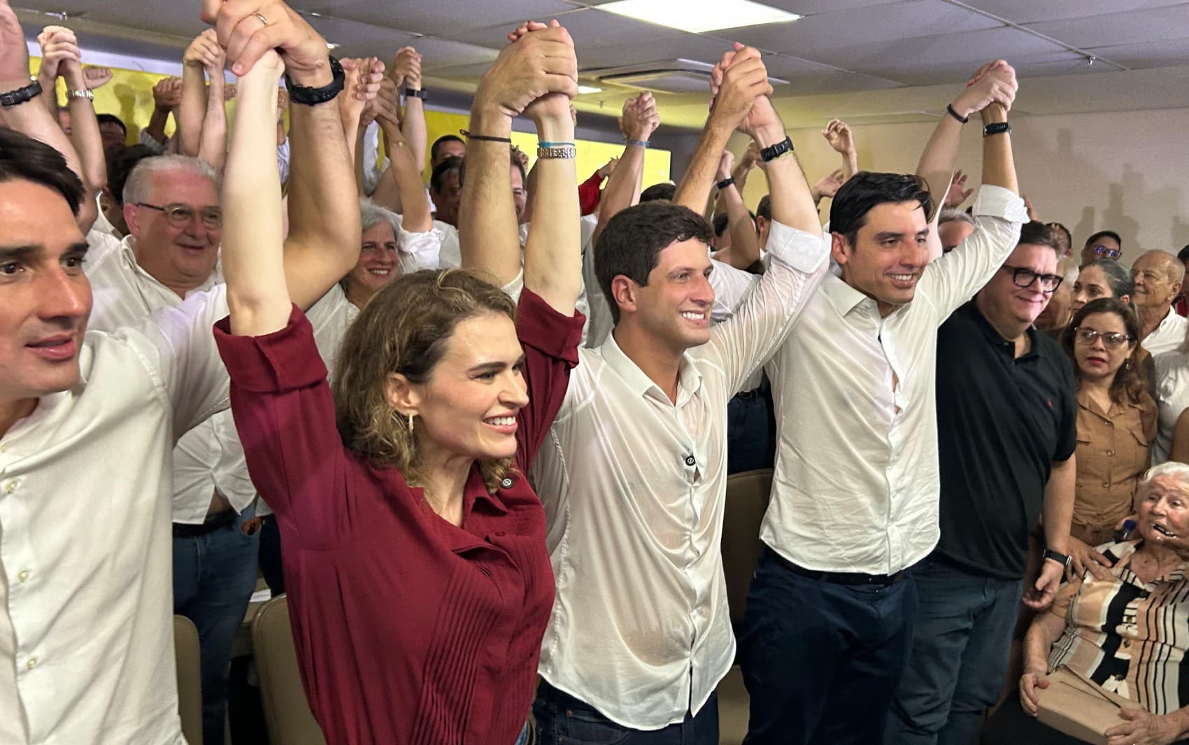 João Campos oficializa pré-candidatura ao Governo de Pernambuco em frente ampla