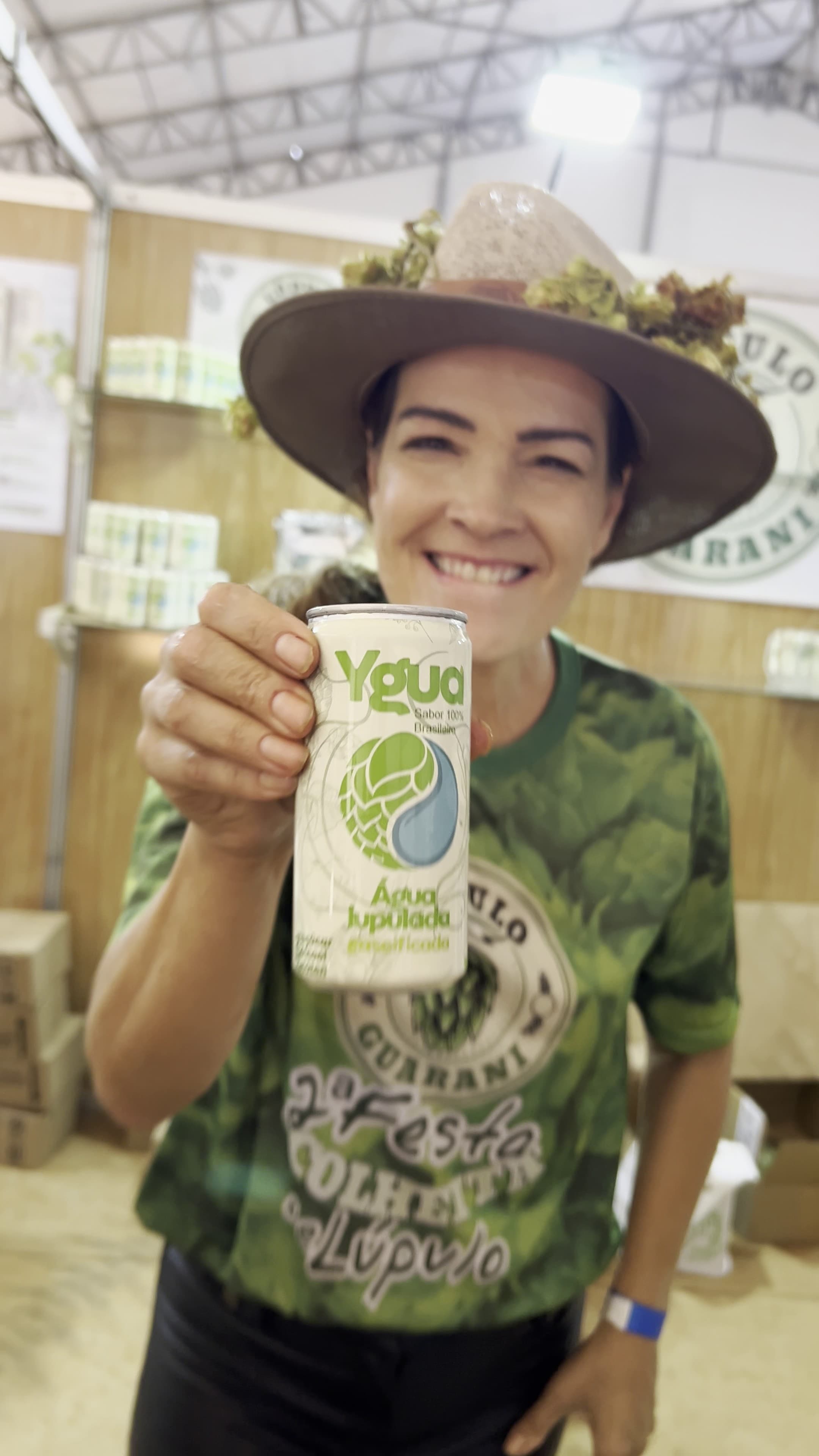 Inovação no campo: Casal transforma lúpulo em água gaseificada com sabor de cerveja