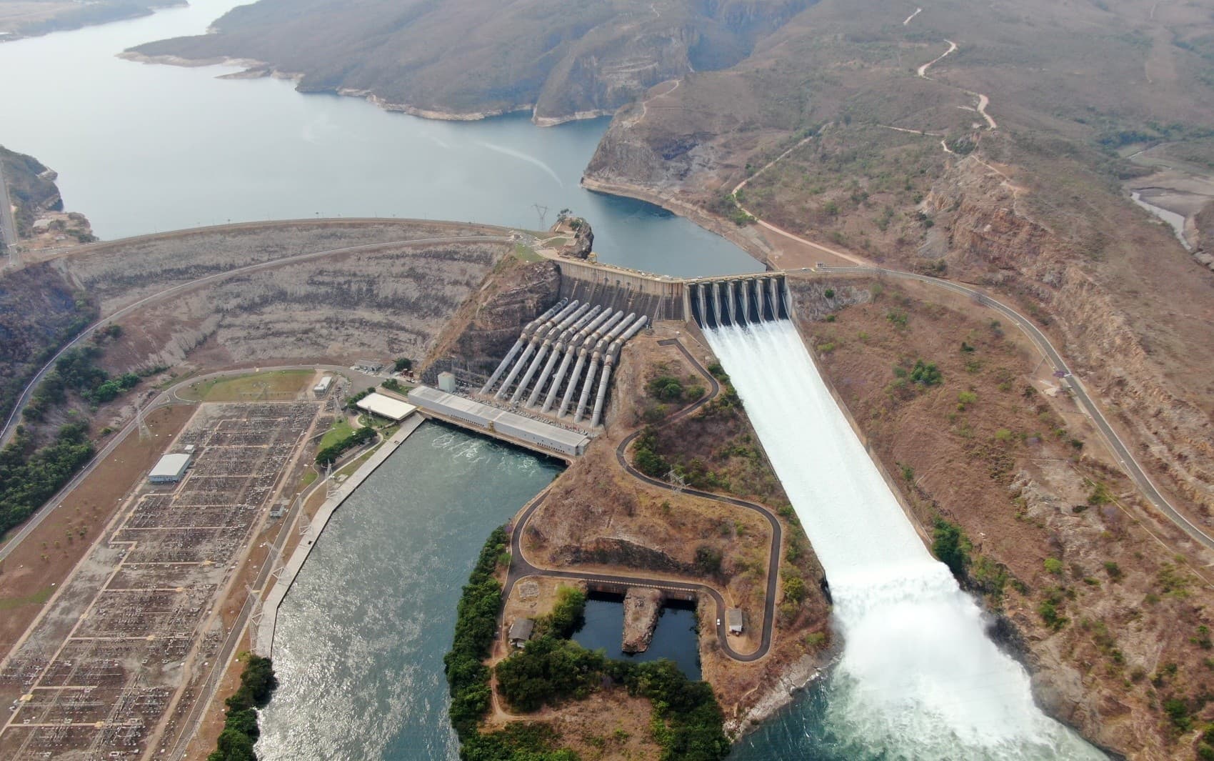 Governo federal propõe exportação antecipada de energia excedente para Argentina e Uruguai