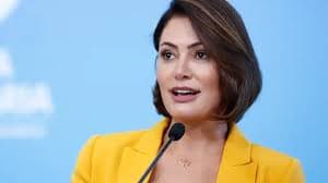 ATAQUE POLÍTICO: Michelle Bolsonaro Chama Lula e Janja de "Casalzinho que Demoniza Israel"