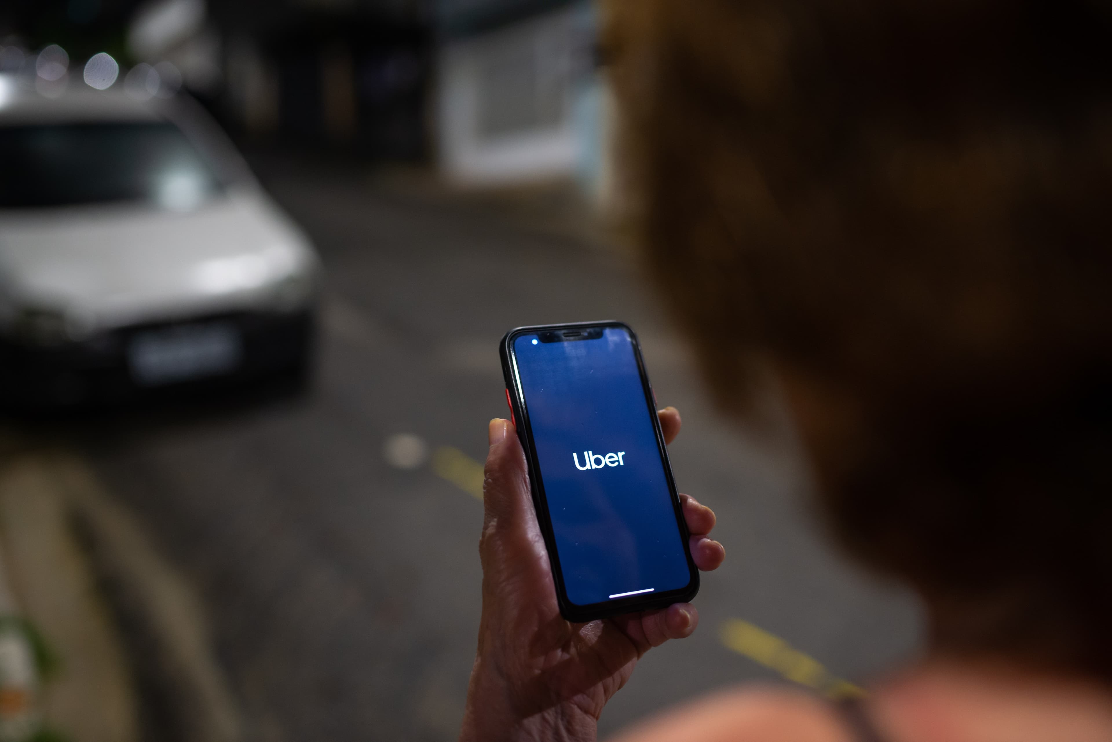 Uber enfrenta novo julgamento nos EUA por acusações de agressão sexual