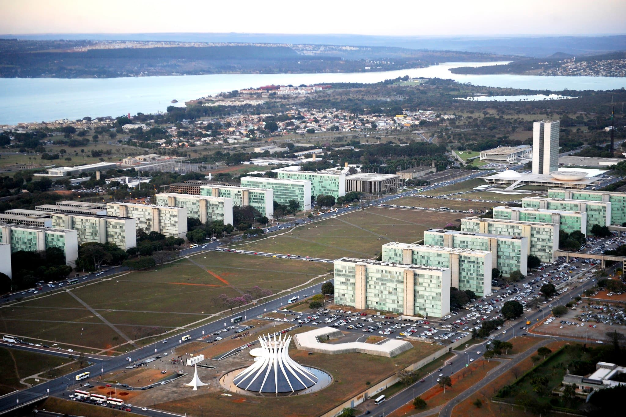 Arrecadação federal deve atingir nível recorde de 23,6% do PIB em 2024