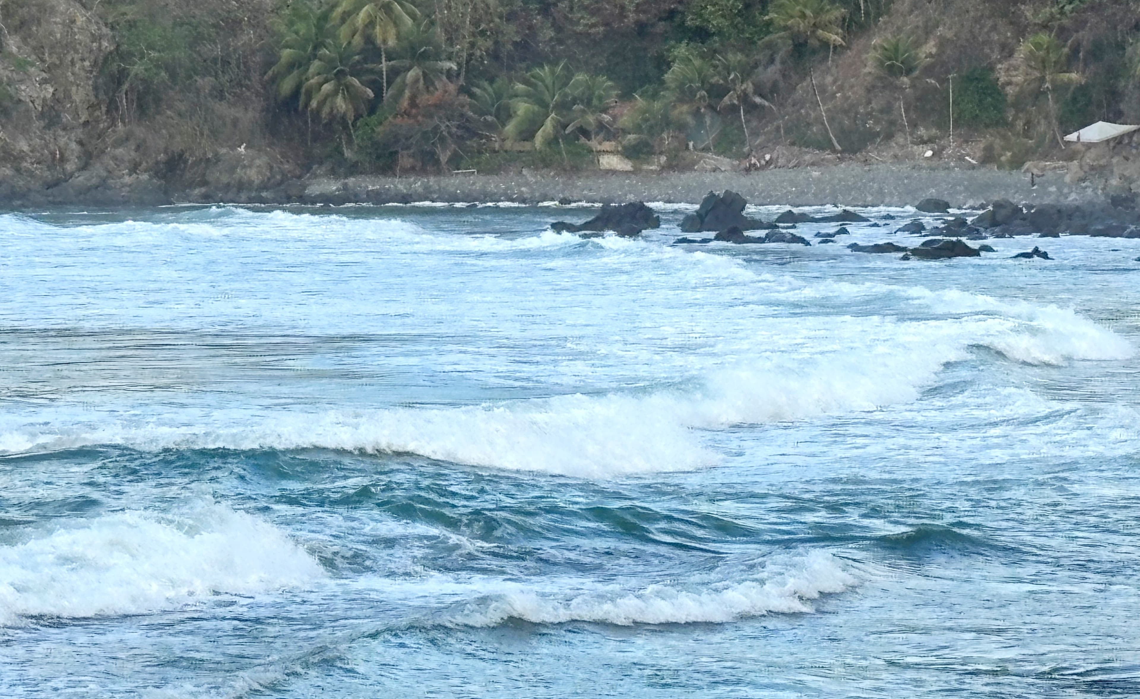 Tragédia em Fernando de Noronha: Turista morre após afogamento na Praia do Meio