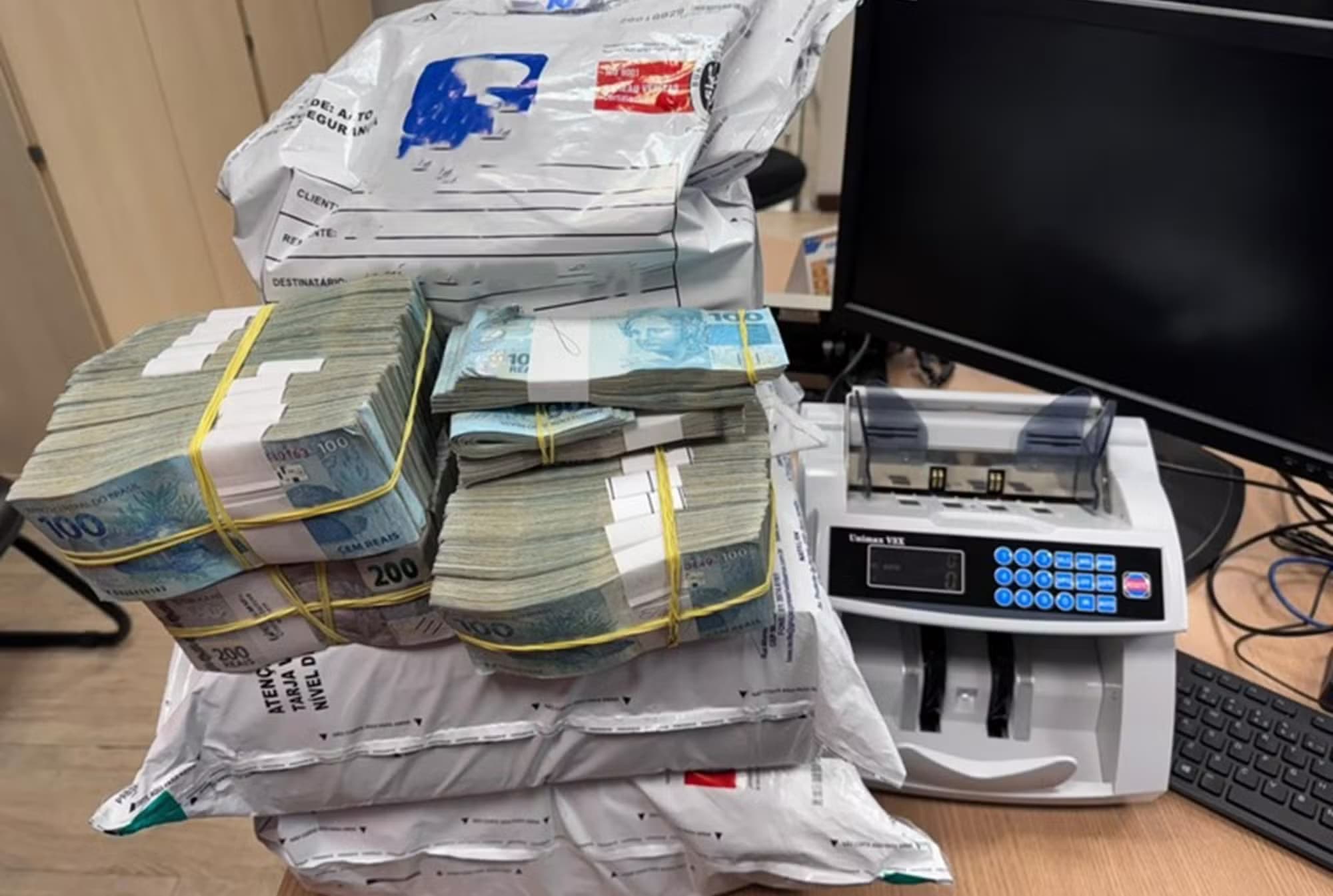 Polícia Federal deflagra operação e apreende R$ 2,7 milhões em espécie no Recife