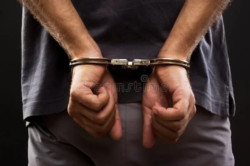 COMBATE AO TRÁFICO: Homens São Presos com Maconha e Cocaína no Bairro São Cristóvão, em Arcoverde