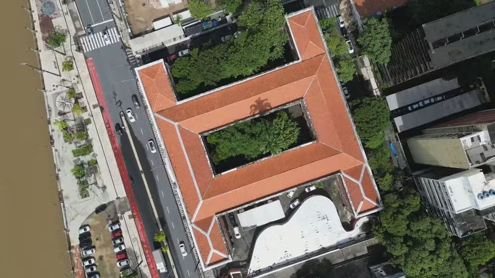 Ginásio Pernambucano completa 200 anos preservando história, acervo raro e tradição na educação brasileira