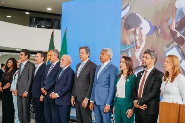 Raquel Lyra e Lula anunciam mais de R$ 700 milhões para obras de drenagem e contenção em Pernambuco