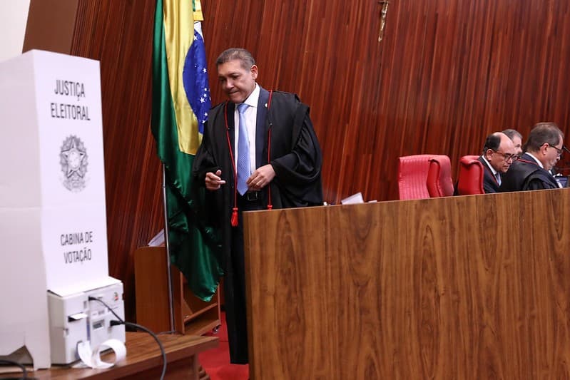 TSE estabelece comissão permanente para monitorar uso de Inteligência Artificial nas eleições de 2026