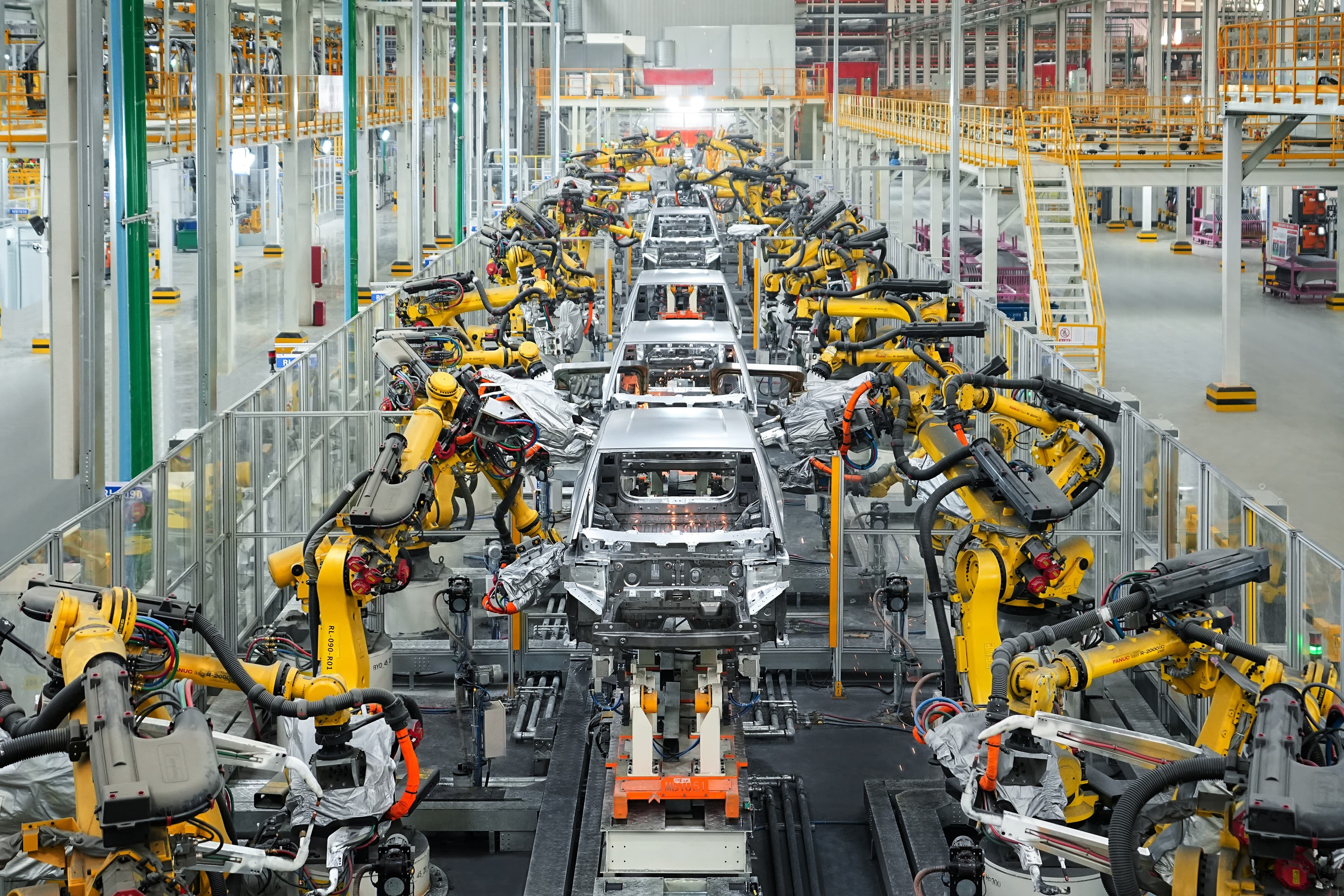 BYD enfrenta queda expressiva de lucro em meio à intensificação da concorrência no mercado global