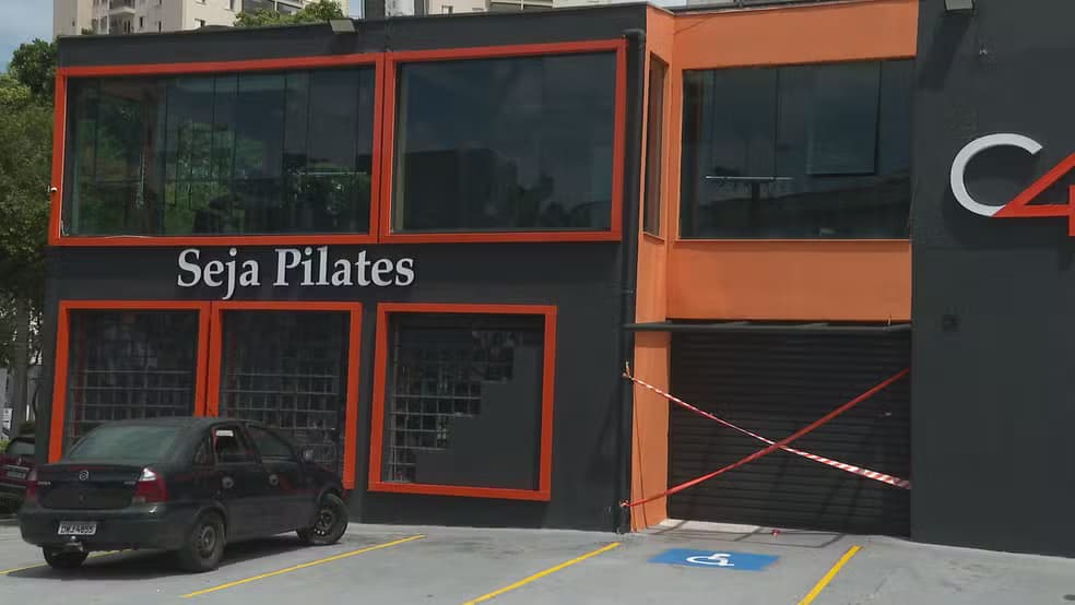 Academia onde jovem morreu após aula de natação não tinha alvará e é interditada em São Paulo