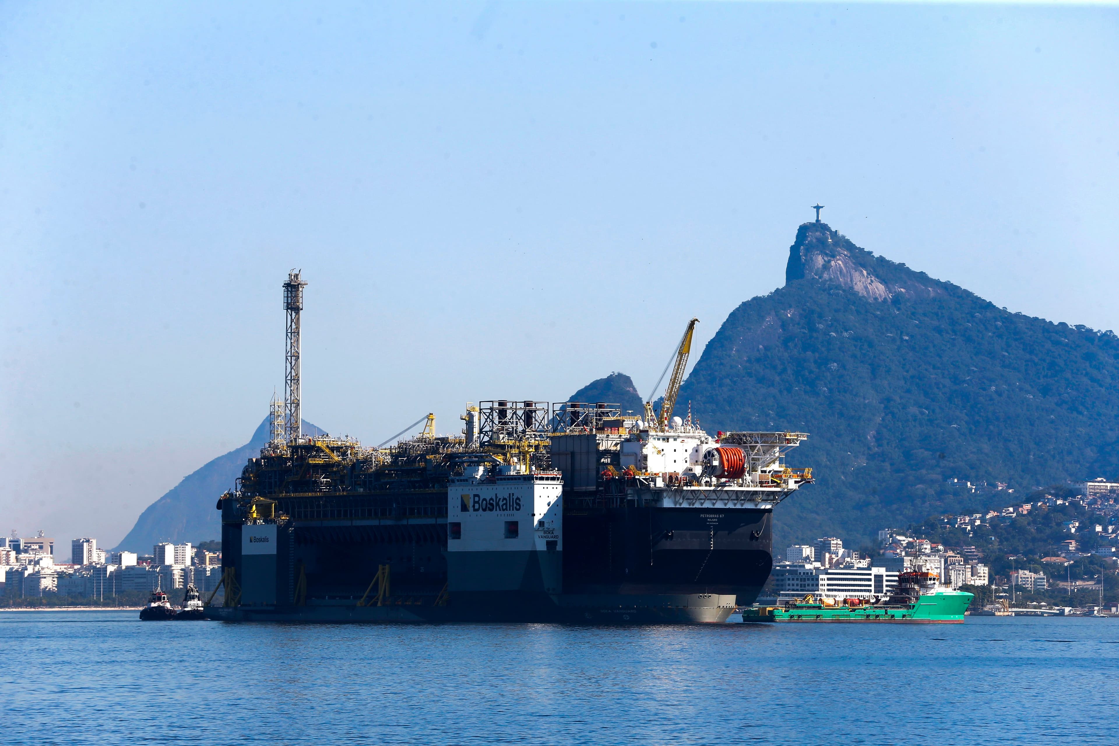 Brasil emerge como alternativa estratégica no mercado global de petróleo em meio a tensões geopolíticas
