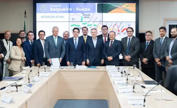 Ministros anunciam edital de licitação da Transnordestina para outubro em Pernambuco