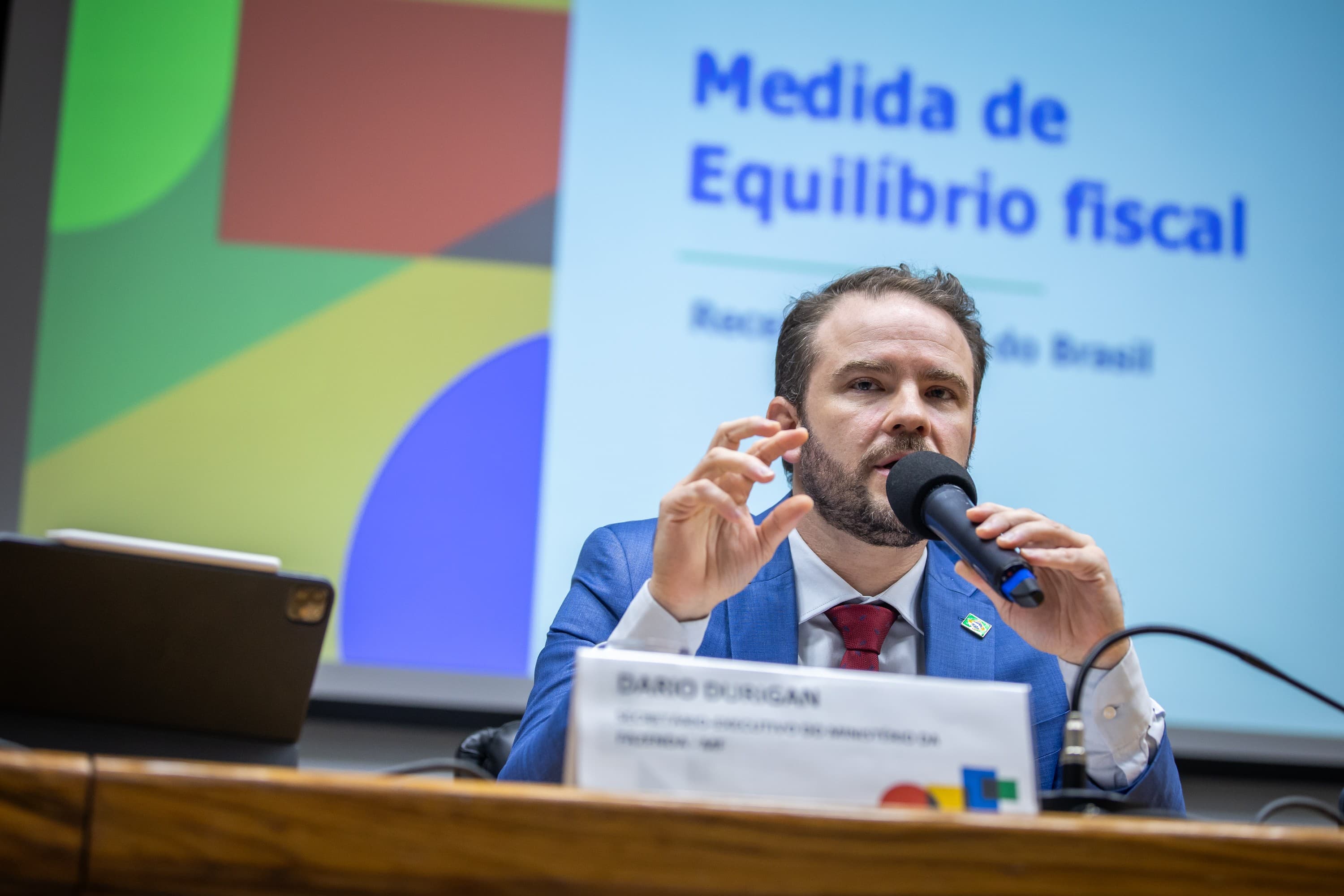 Dario Durigan é confirmado pelo presidente Lula como sucessor de Haddad no Ministério da Fazenda