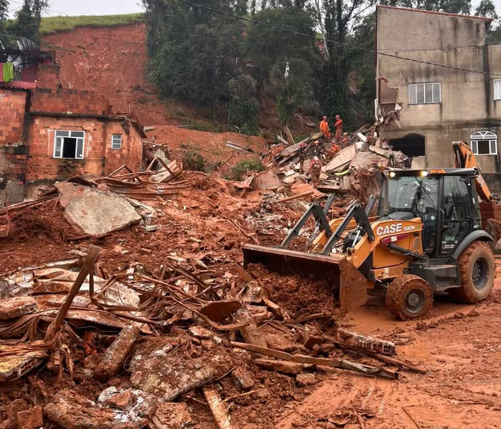 Chuvas históricas deixam 14 mortos e mais de 400 desabrigados em Juiz de Fora
