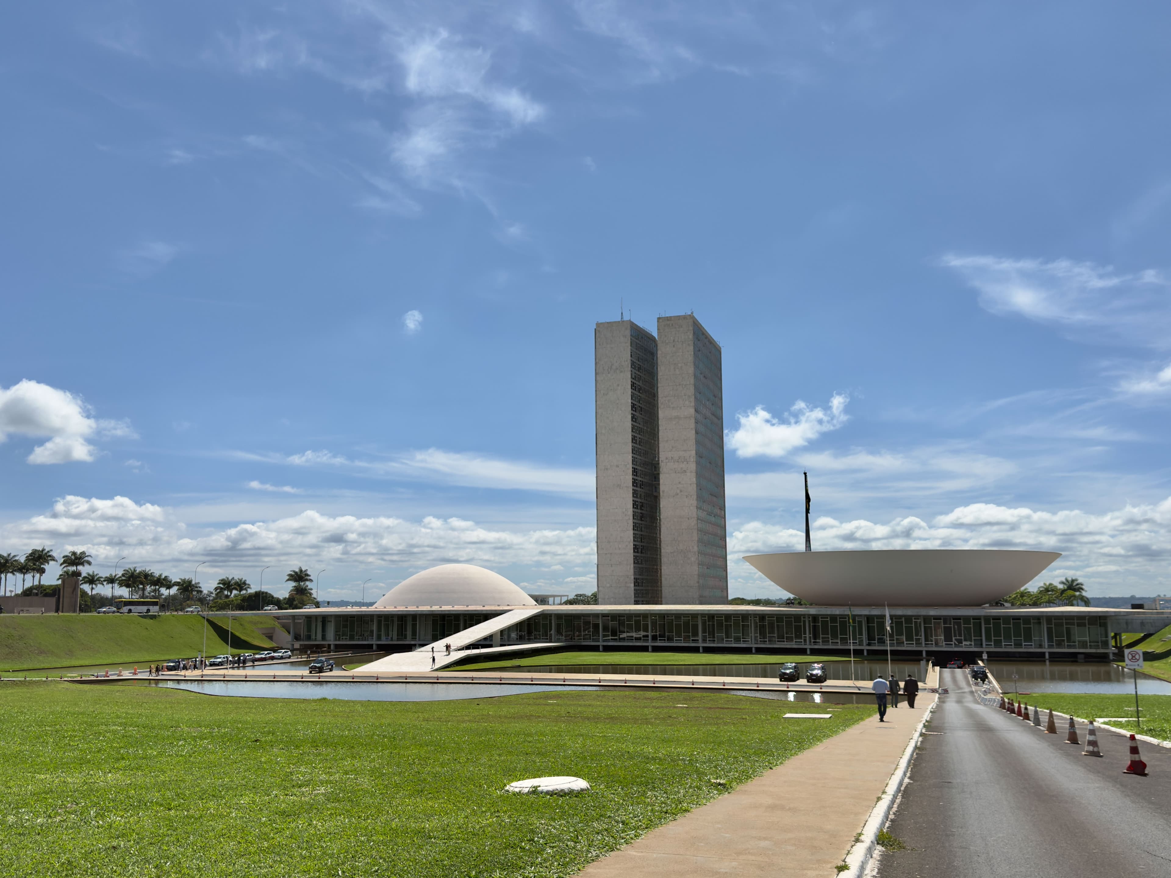 Governo acelera empenho de R$ 12 bilhões em emendas parlamentares antes de sabatina no STF