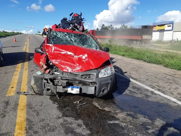 Colisão Frontal na BR-232 Deixa Três Feridos em Pesqueira