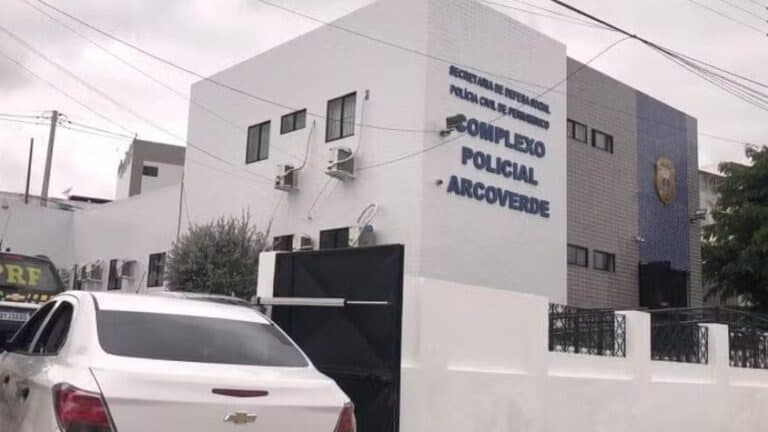 PM detém dupla por perturbação do sossego e encontra pedra de possível crack em Arcoverde