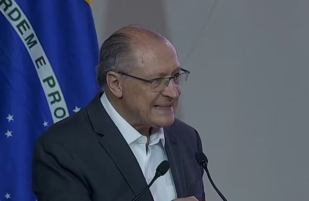 Brasil defende metas ambiciosas para energia limpa e cobra urgência na COP30