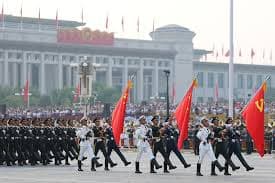 China exibe novos mísseis nucleares em grande desfile e reforça poder militar no mundo