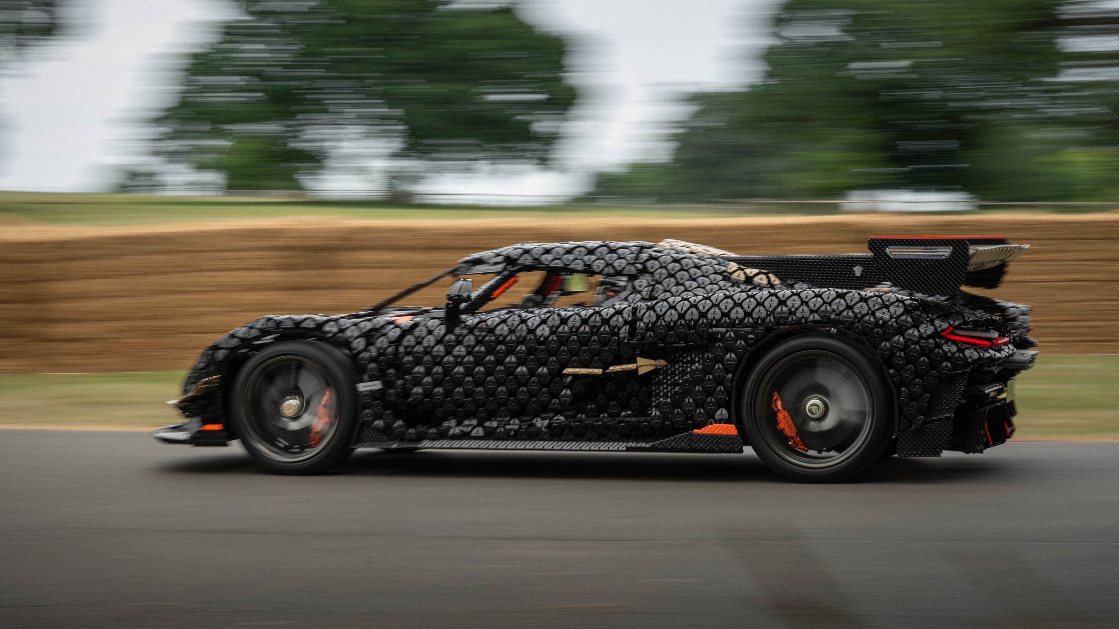 Réplica em Lego do Koenigsegg Jesko Absolut estabelece recorde mundial de velocidade