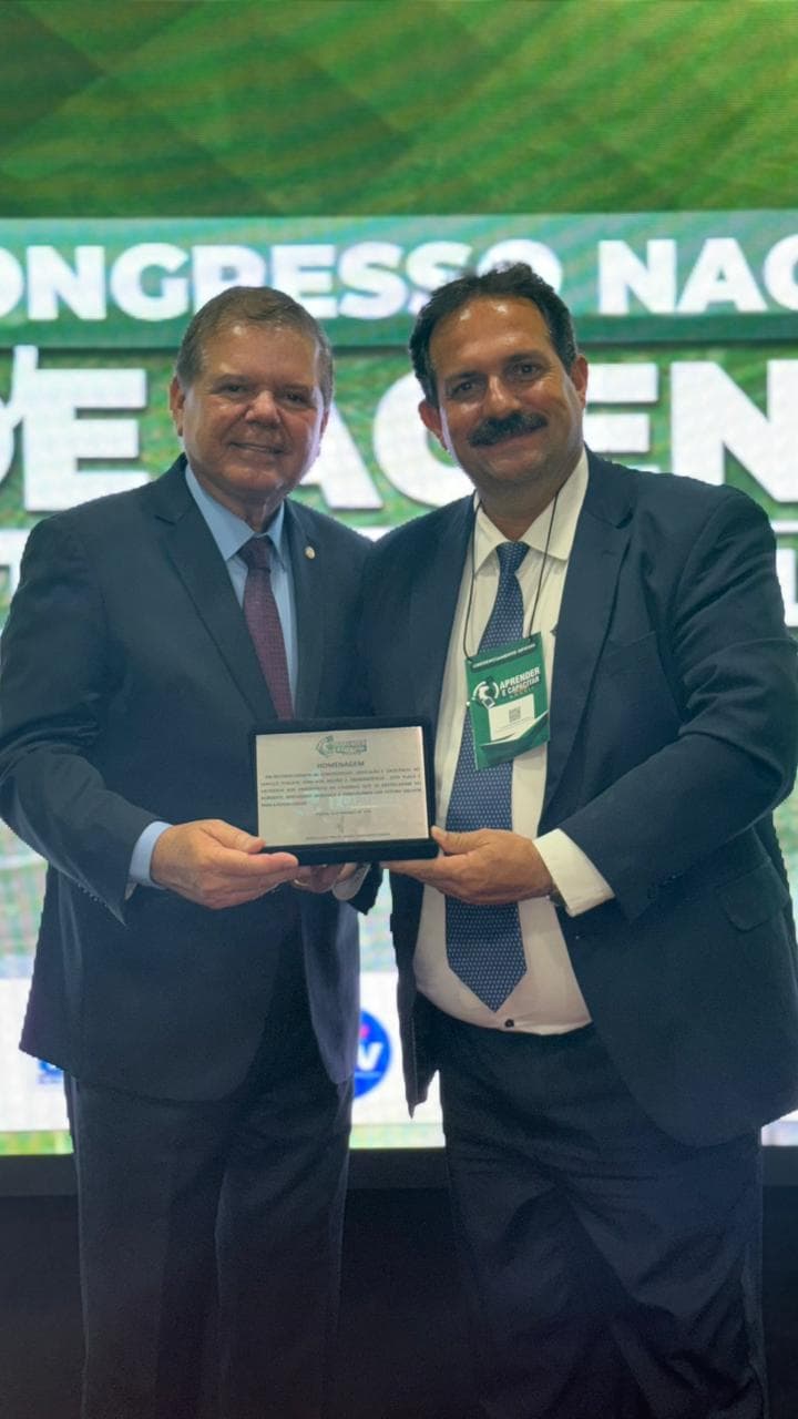 PRESIDENTE LUCIANO PACHECO RECEBE HOMENAGEM DO PRÊMIO DIAMANTE DE TRANSPARÊNCIA, CONQUISTADO PELA CÂMARA DE ARCOVERDE