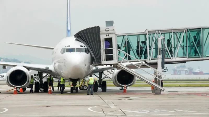Governo estuda zerar impostos sobre querosene de aviação para conter alta nas passagens aéreas