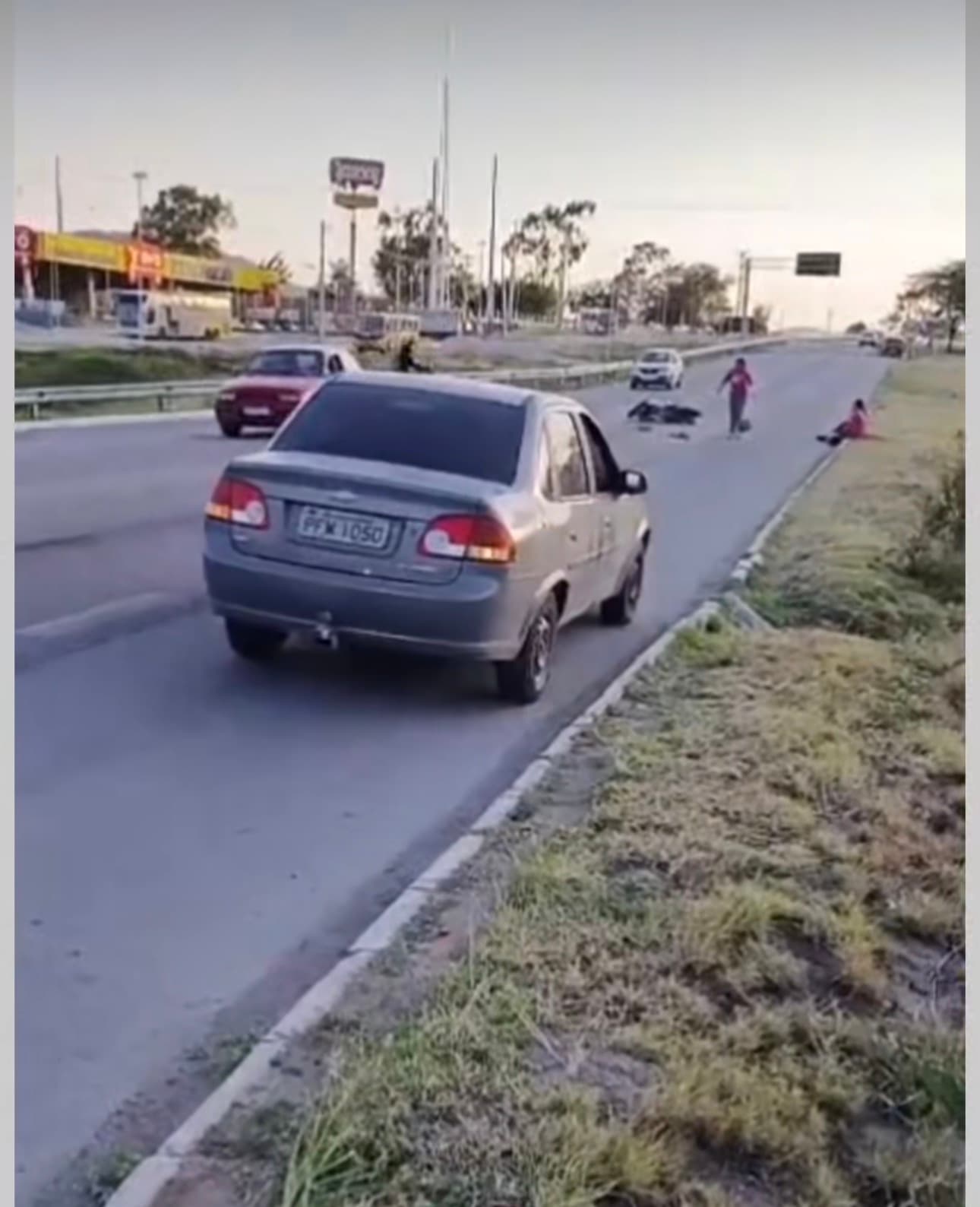 VÍDEO CHOCA: Duas Mulheres Sofrem Acidente na BR-232 em Arcoverde Após Atropelar Cachorra