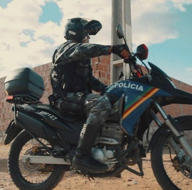 Polícia recupera veículo clonado e com registro de roubo em Arcoverde