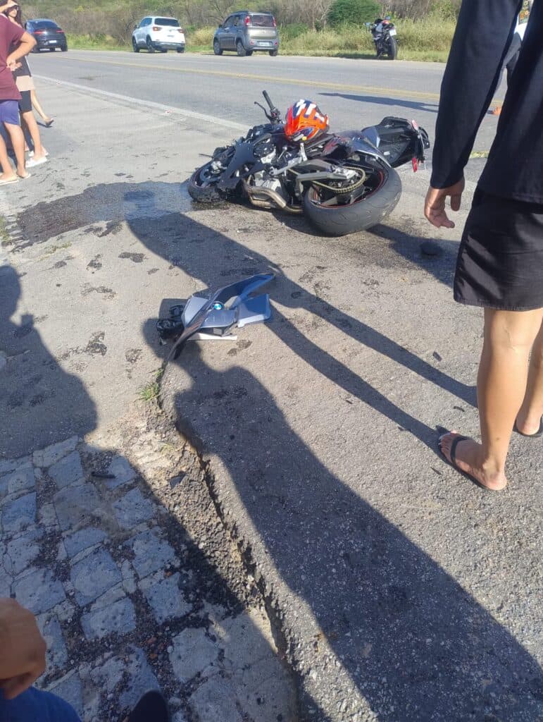 Grave acidente entre carro e moto é registrado na BR-232 em Pesqueira
