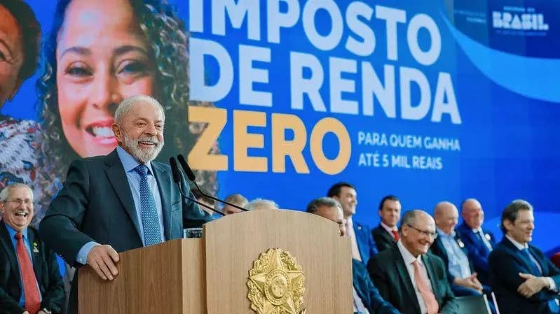 Pesquisa Quaest: 72% dos Brasileiros Endividados; Avaliação do Governo Lula e Perspectivas Econômicas em Destaque