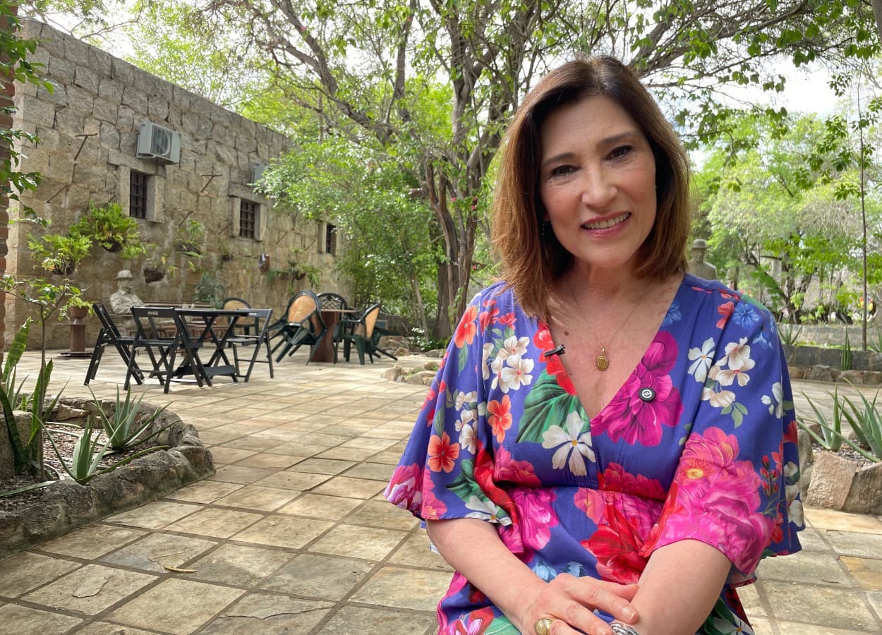 Beth Goulart destaca desafio emocional ao interpretar Maria na Paixão de Cristo de Nova Jerusalém