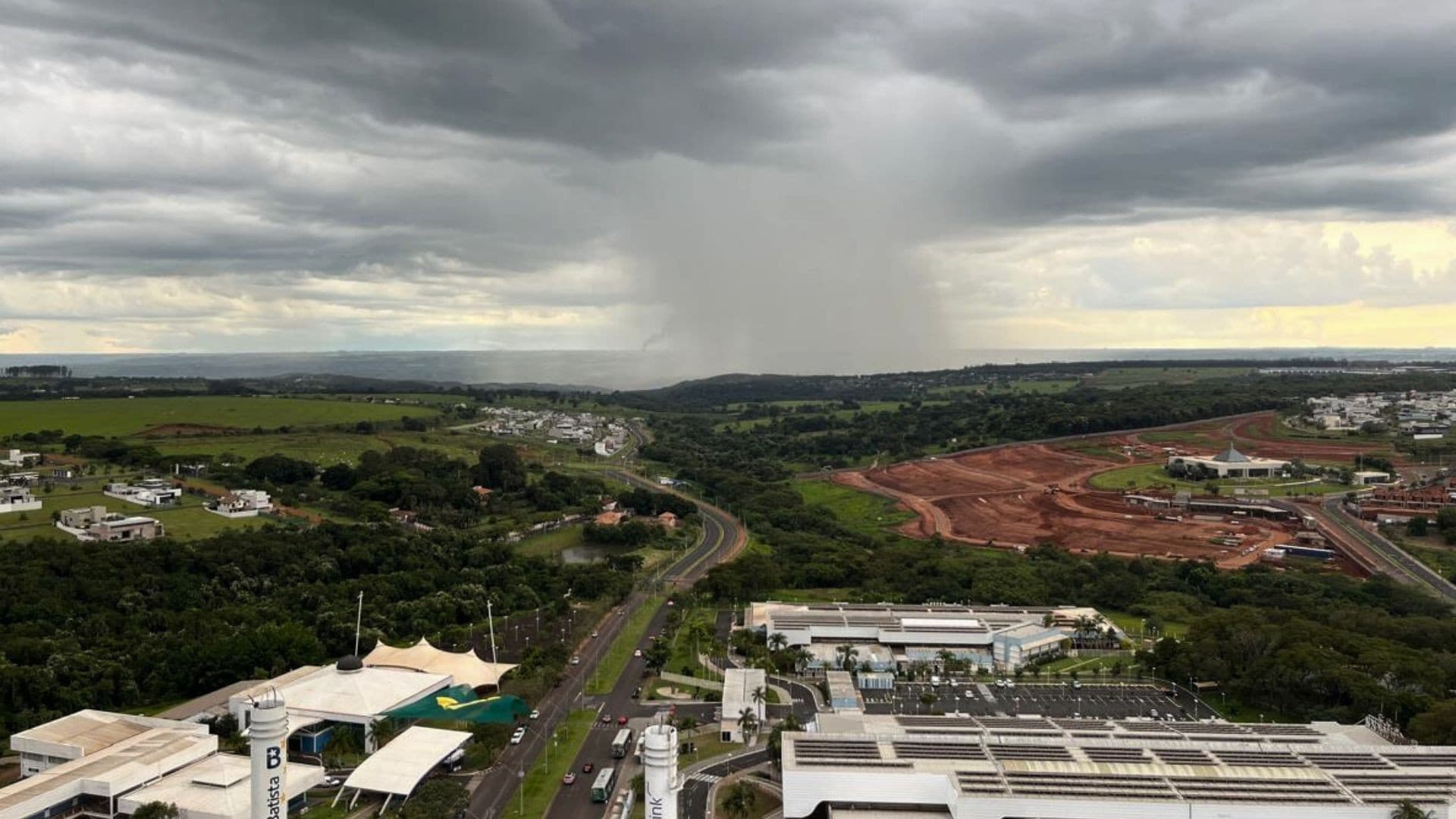 Triângulo Mineiro e Alto Paranaíba devem enfrentar semana com chuvas intensas e calor acima da média