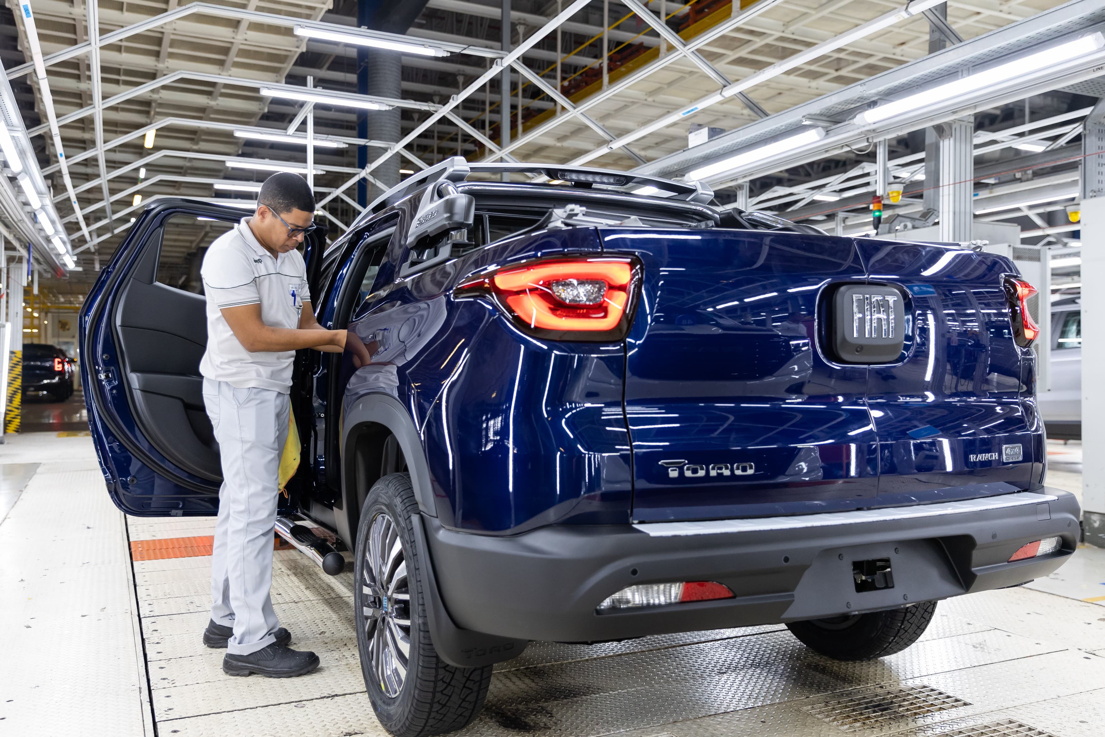 Stellantis define estratégia global e prioriza investimentos em Fiat, Jeep, Peugeot e RAM