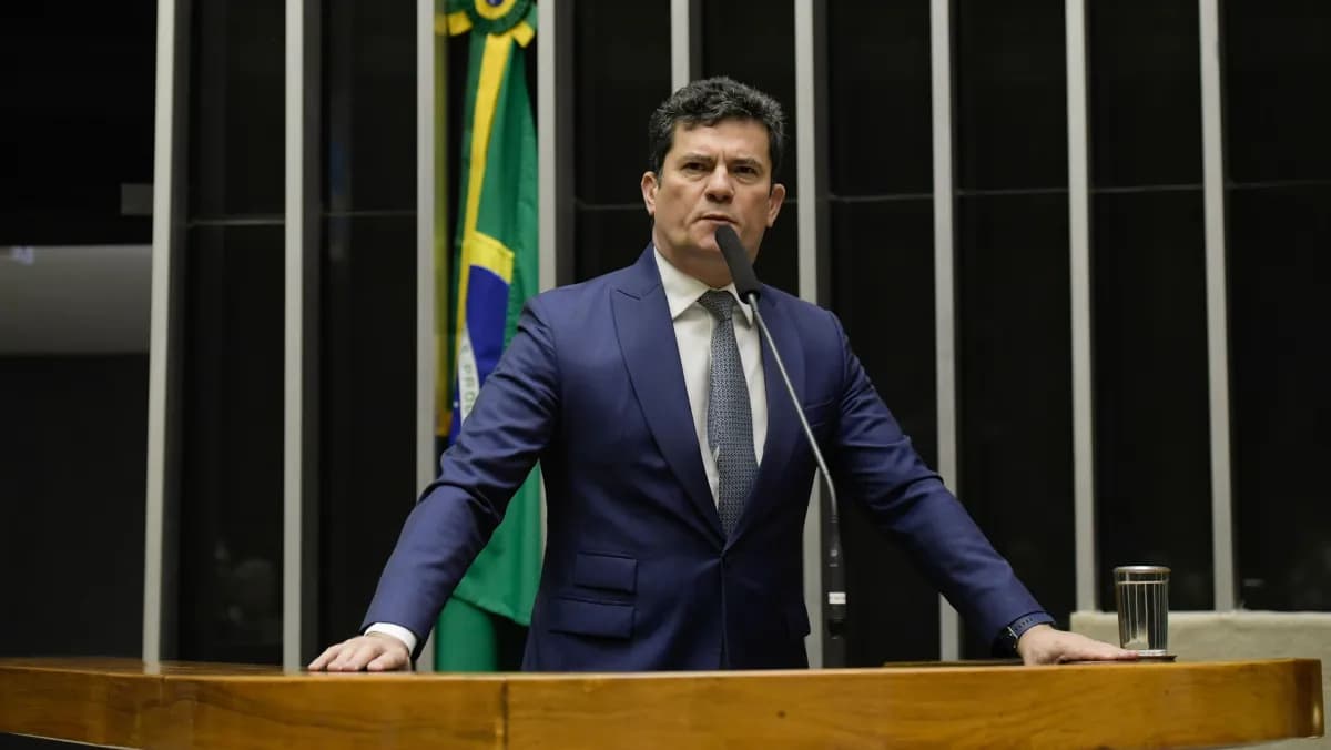 Sergio Moro se filia ao PL e reaproximação com bolsonarismo mira eleições de 2026